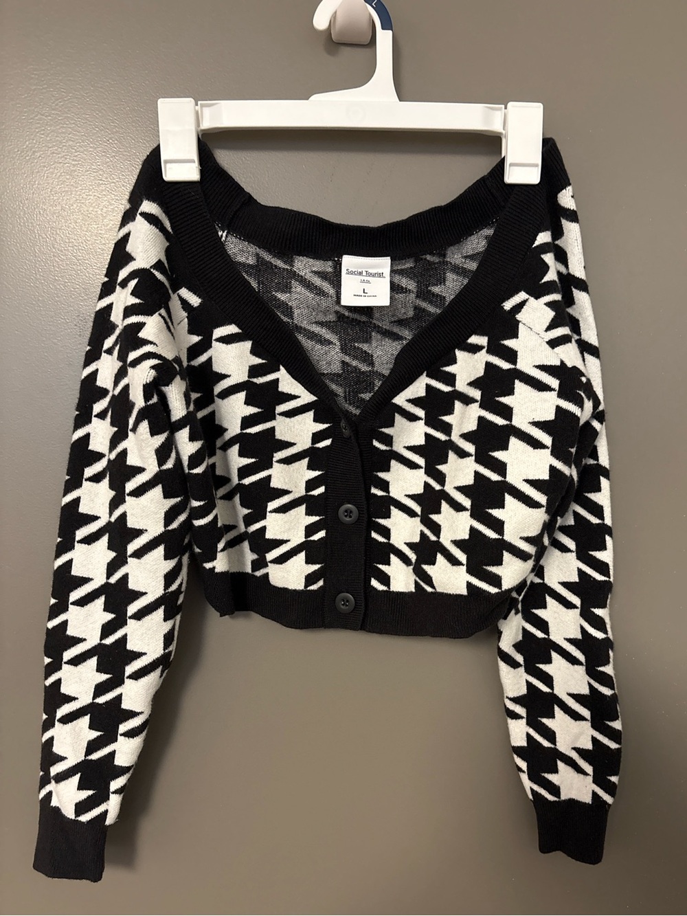 Social Tourist Women’s Cropped Cardigan - Size L